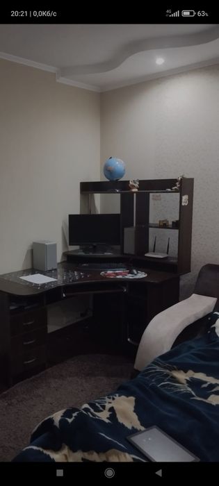 Комп'ютерний стіл кутовий.