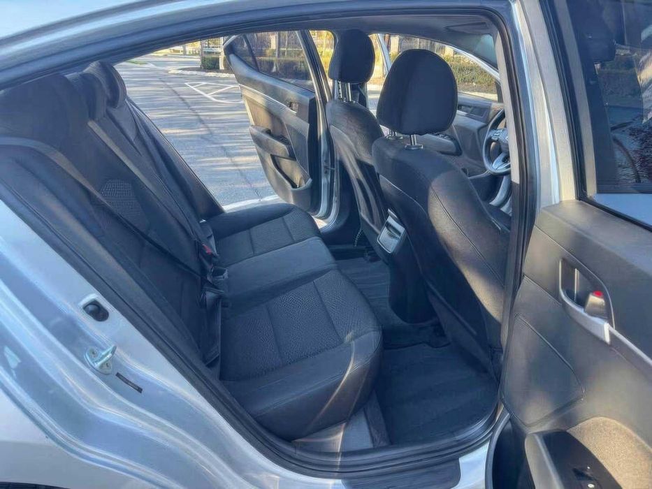 Hyundai Elantra      2019