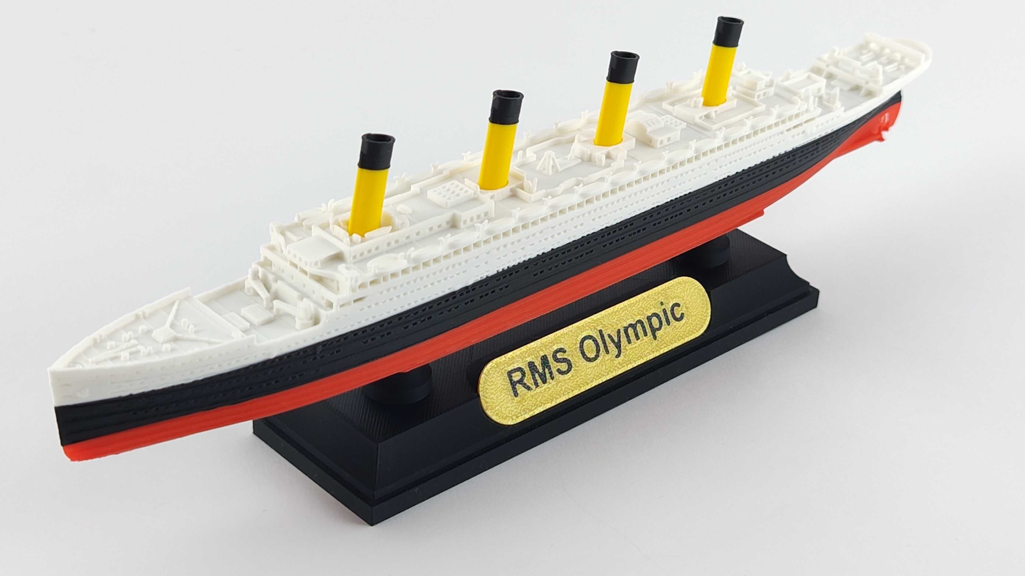 RMS Olympic – Model 3D - 269mm (1:1000) - z czarną podstawą magnet