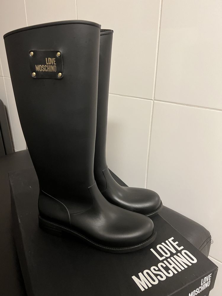 Botas Moschino originais como novas