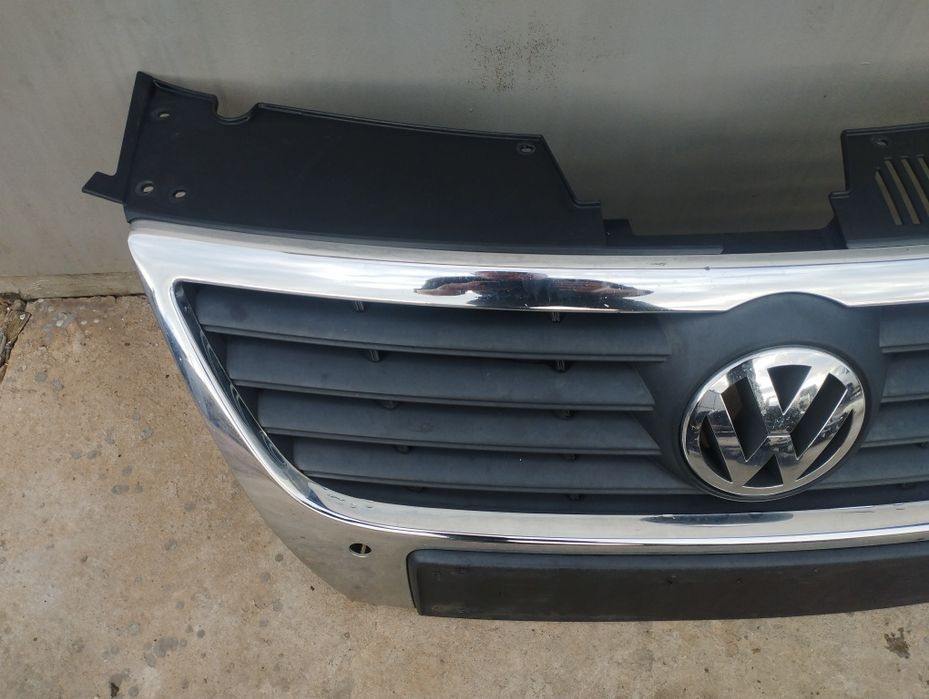 Решетка радиатора Passat B 6