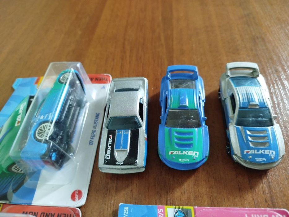 Машинки Hot Wheels Falken