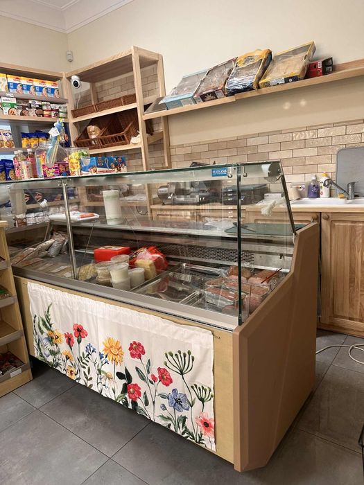 Sprzedam    wyposażenie  sklepu