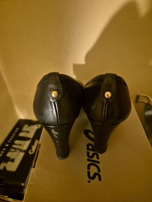 Vende-se calçado de senhora