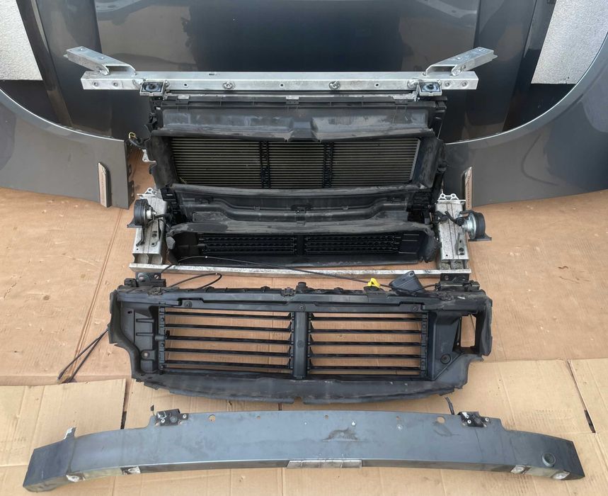 VOLVO S90 II V90 II Передня панель, телевізор