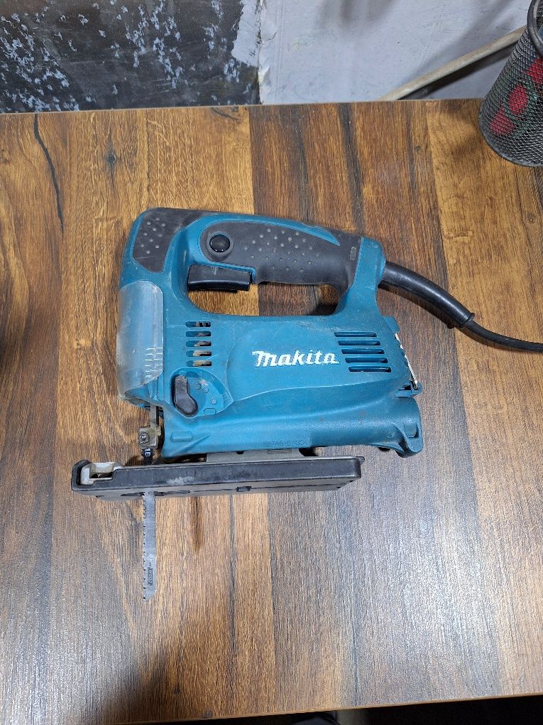 Электролобзик makita 4329 , лобзик