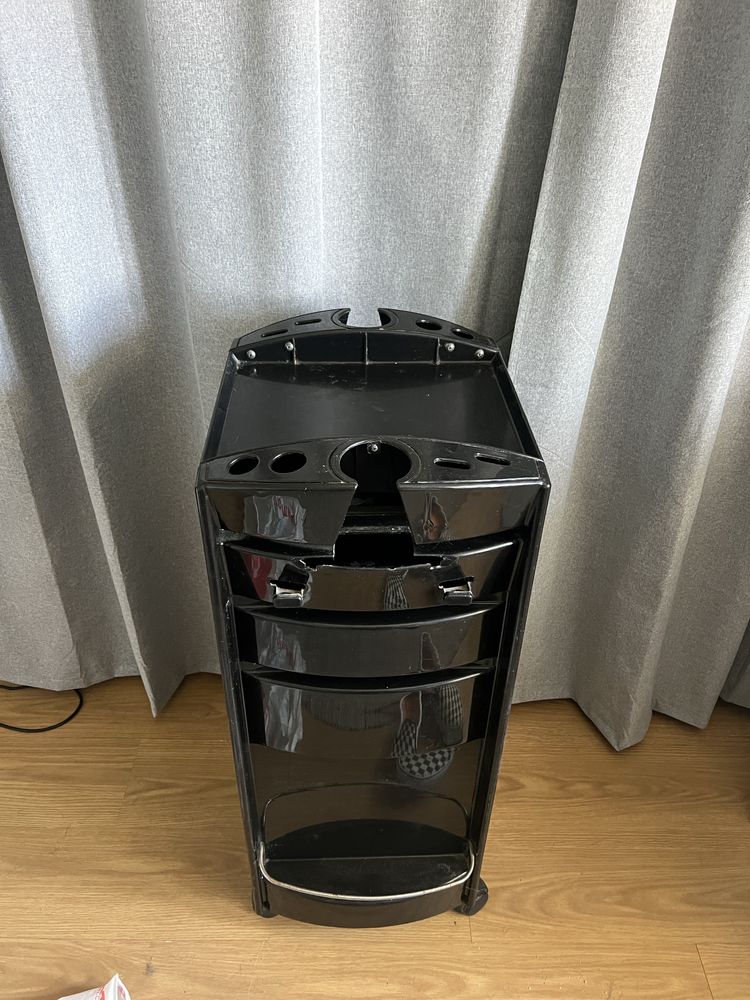 Vendo carinho de cabeleireiro