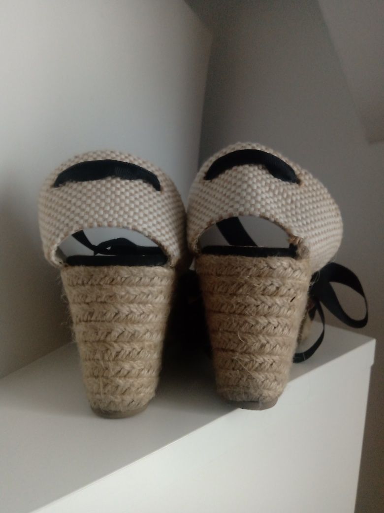 Espadryle na koturnie czarne wiązane