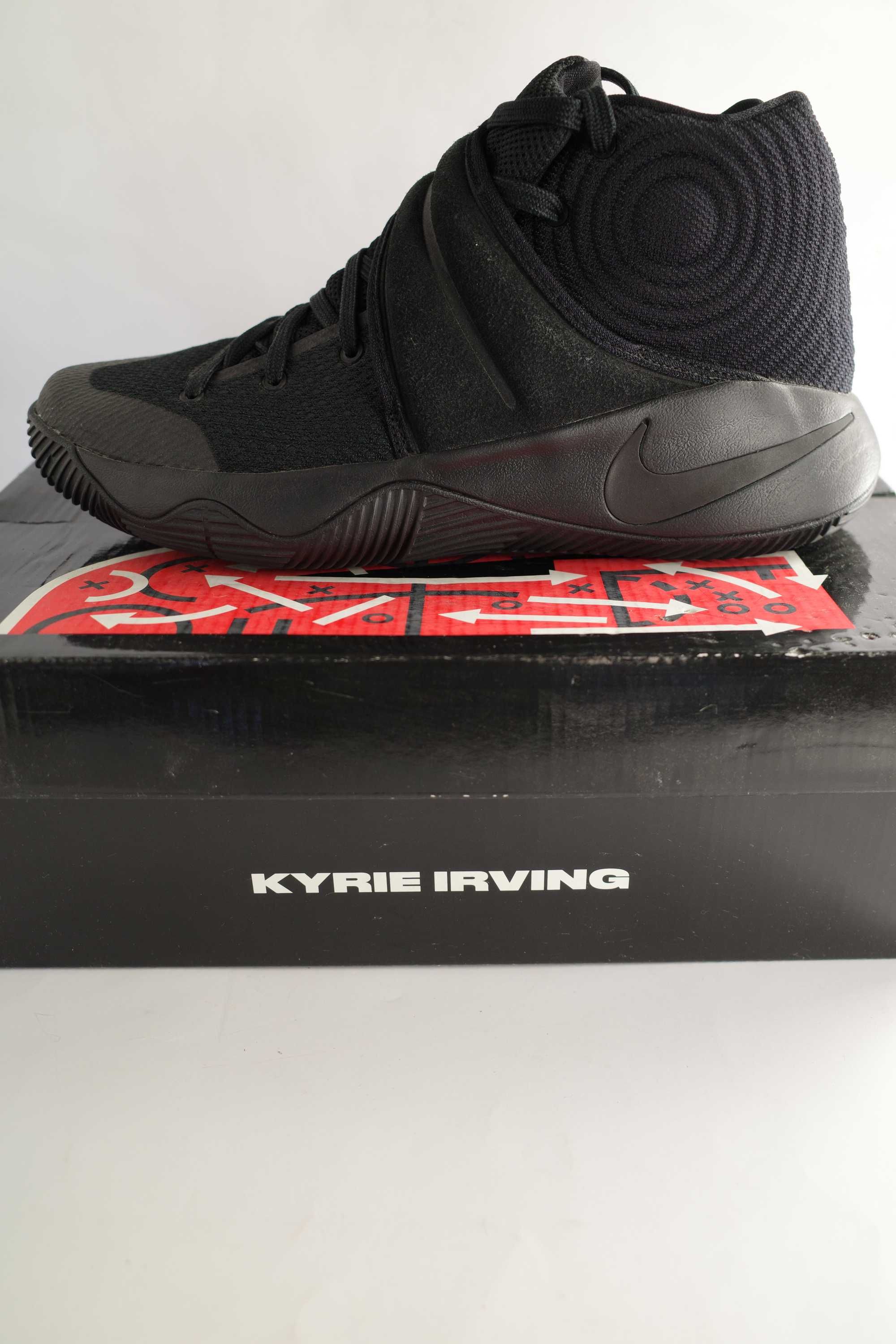 Nike Kyrie 2, tamanho 42 em ótimo estado
