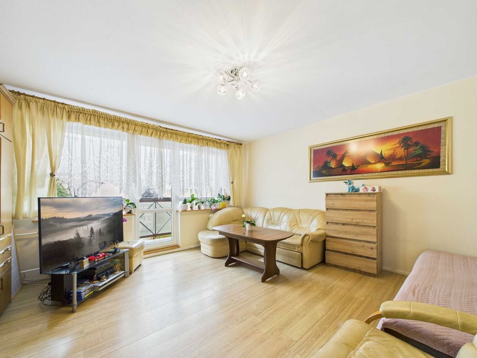 Dwa pokoje z balkonem w atrakcyjnej lokalizacji os. Majowego