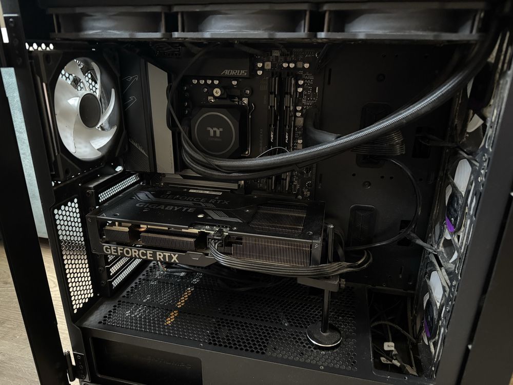 Komputer PC do gier RTX 4070, R7600X, 32 GB RAM