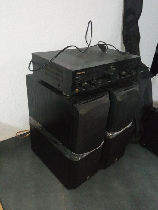 Hi Fi  система: підсилювач Pioneer A 109 і колонки sven HP630