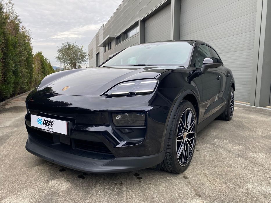 Porsche Macan Electric 4