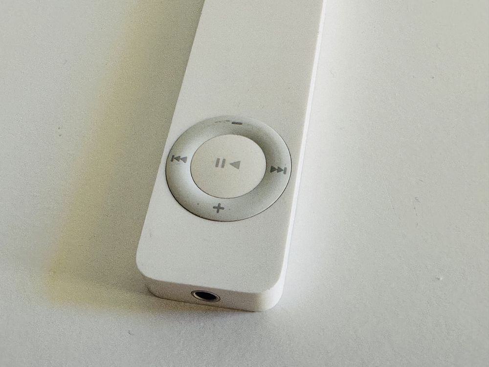 Apple iPod Shuffle 1st Gen 512MB A1112 White Stan Kolekcjonerski