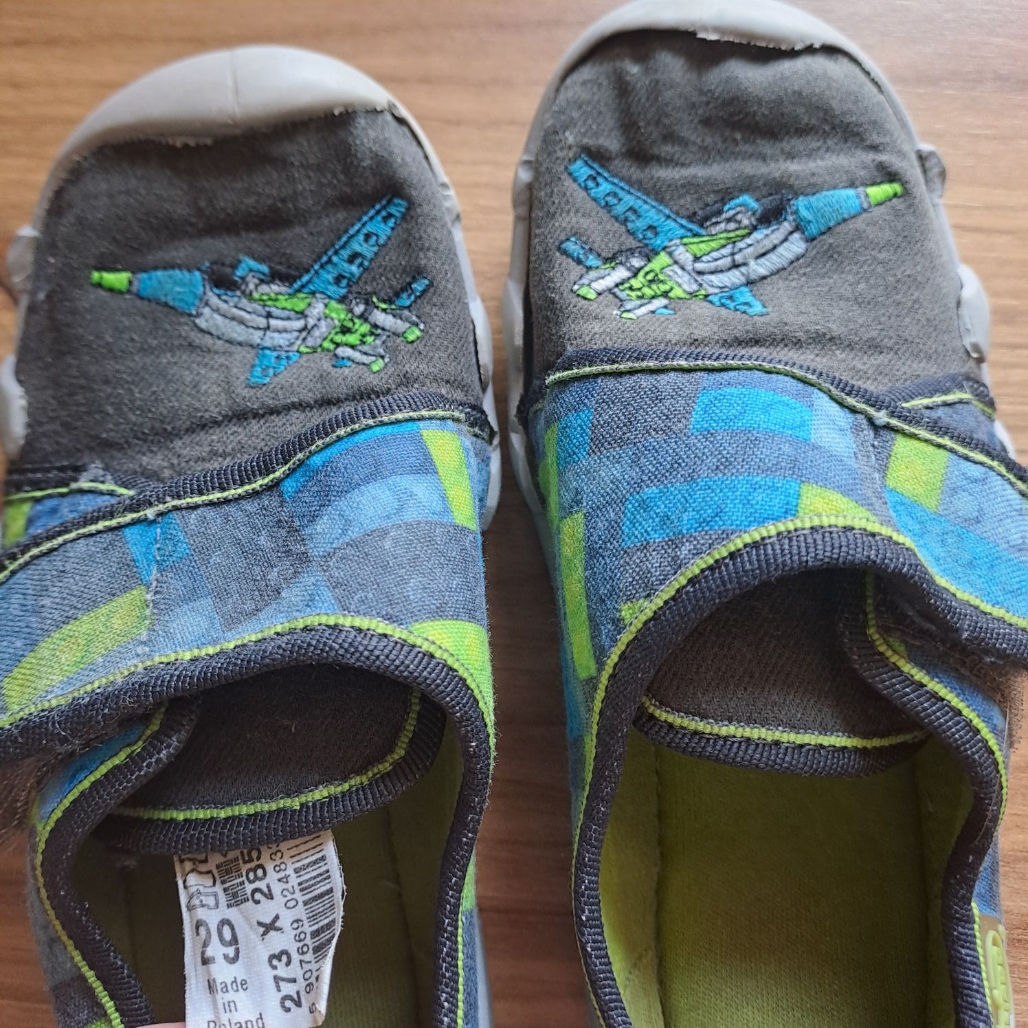 Buty przedszkolne, do przedszkola, kapcie Befado, polskie, na rzepy.