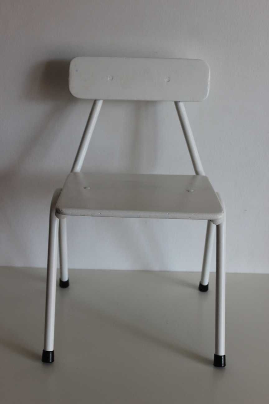 Krzesełko dziecięce dla dzieci przedszkole żłobek PRL Vintage białe