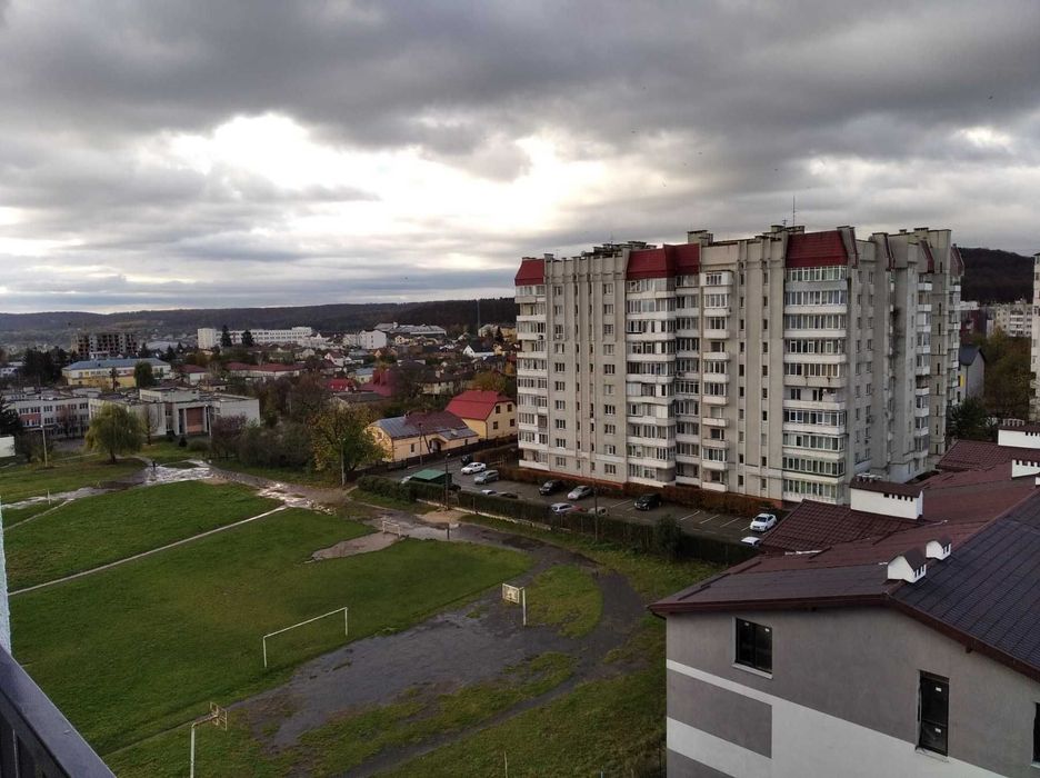Продаж однокімнатної квартири біля школи у Винниках
