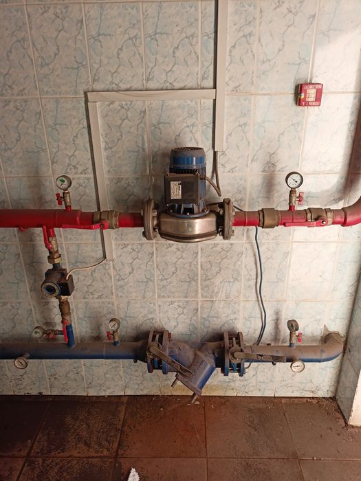 Продам газовые котлы колют не дорого.