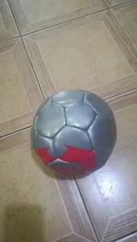 sprzedam pilke do futsalu