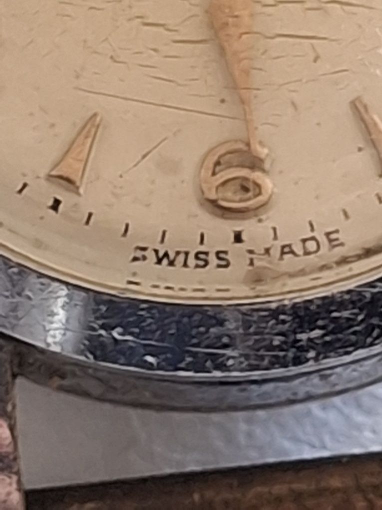 Pequeno relógio senhora swiss made vintage