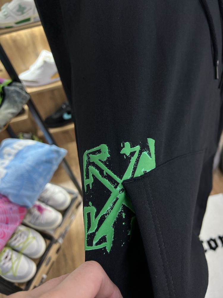 Худі Off-White Green Arrow Skate Print Black