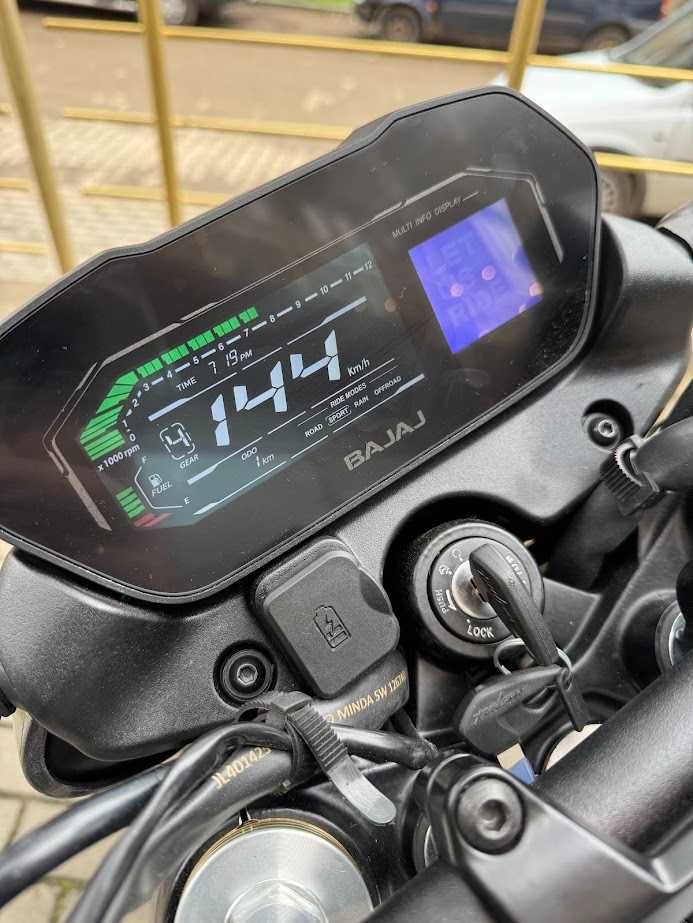 Мотоцикл Bajaj Pulsar NS400