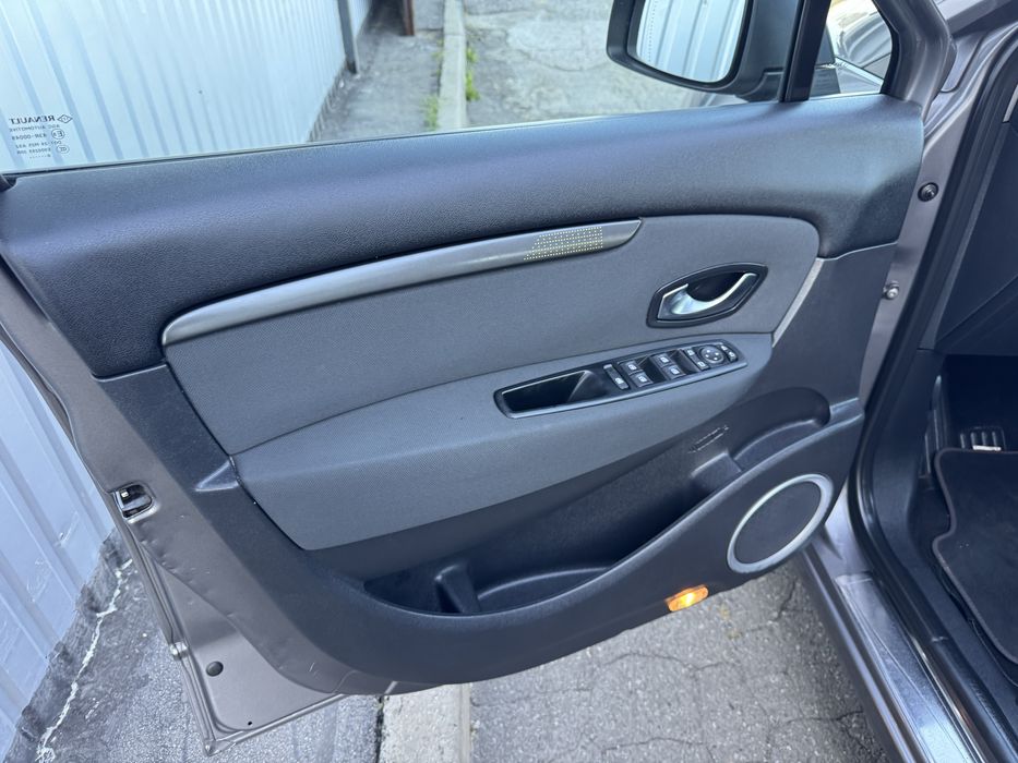 Renault Grand Senic 1.5 dci автомат з Швейцарії