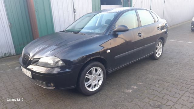 SEAT CORDOBA 2005 Benzyna