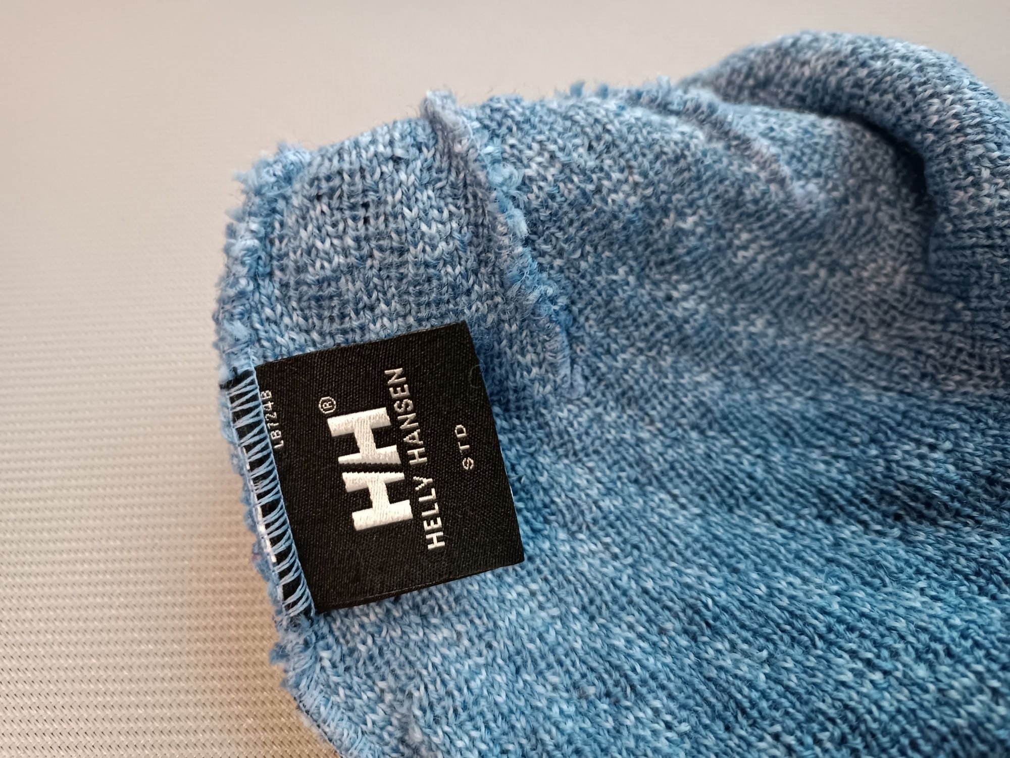 Helly Hansen czapka 50% wełna rozmiar 53 ok 5 lat