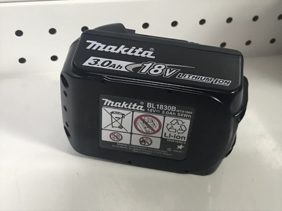 MAKITA akumulator bateria BL1830B z miernikiem 18V 3AH NOWY