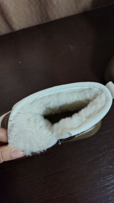 Теплі зимові чоботи