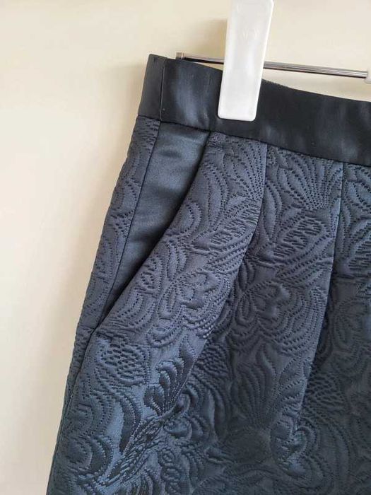 Calções Curtos Pretos Lavrados - ZARA