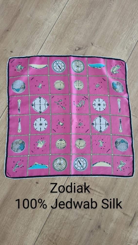 Chusta Apaszka Gawroszka Poszetka. Znaki zodiaku. Horoskop. Różowa