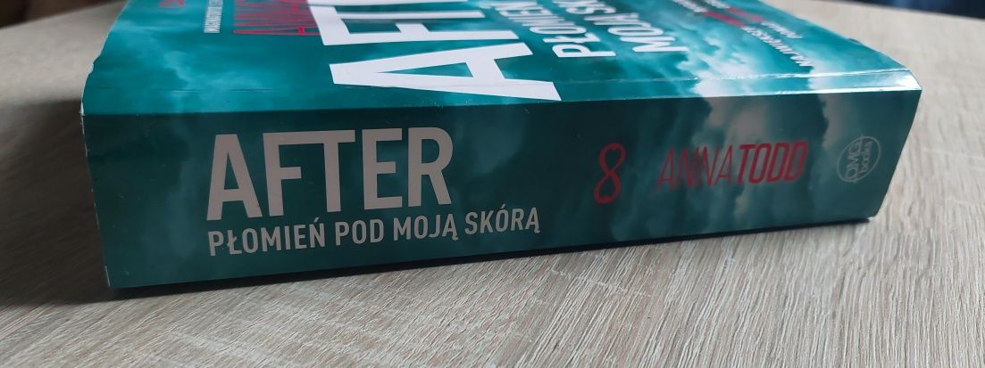 Pierwsza część z serii After Anna Todd młodzieżowa Young adult