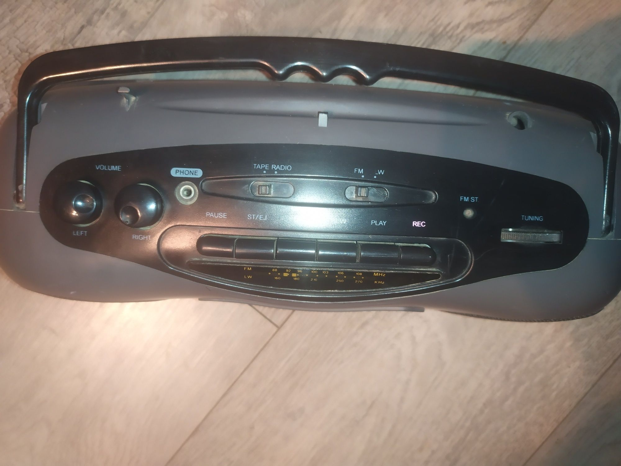 Radiomagnetofon Panasonix NL-610A
FM/LW Radio Cassette Recorder