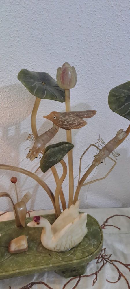 Linda escultura em pedra Jade