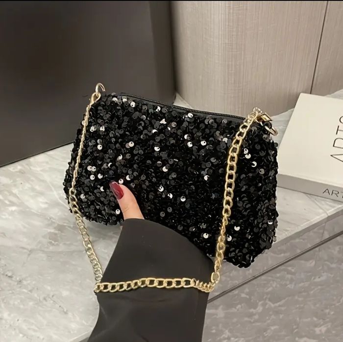 Czarna torebka wizytowa cekiny