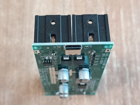 UPS для роутера 9V-1.5A   12V-1.2A.