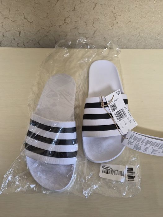 Шльопанці Adidas ADILETTE AQUA F35539 р.40 1/2 білий