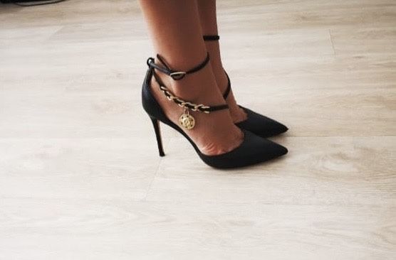 Шкіряні туфлі Guess
