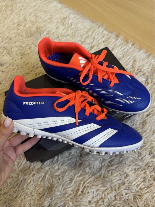 Сороконіжки Adidas. Оригінал! З оф.магазину. Розмір 37. Стан нових!