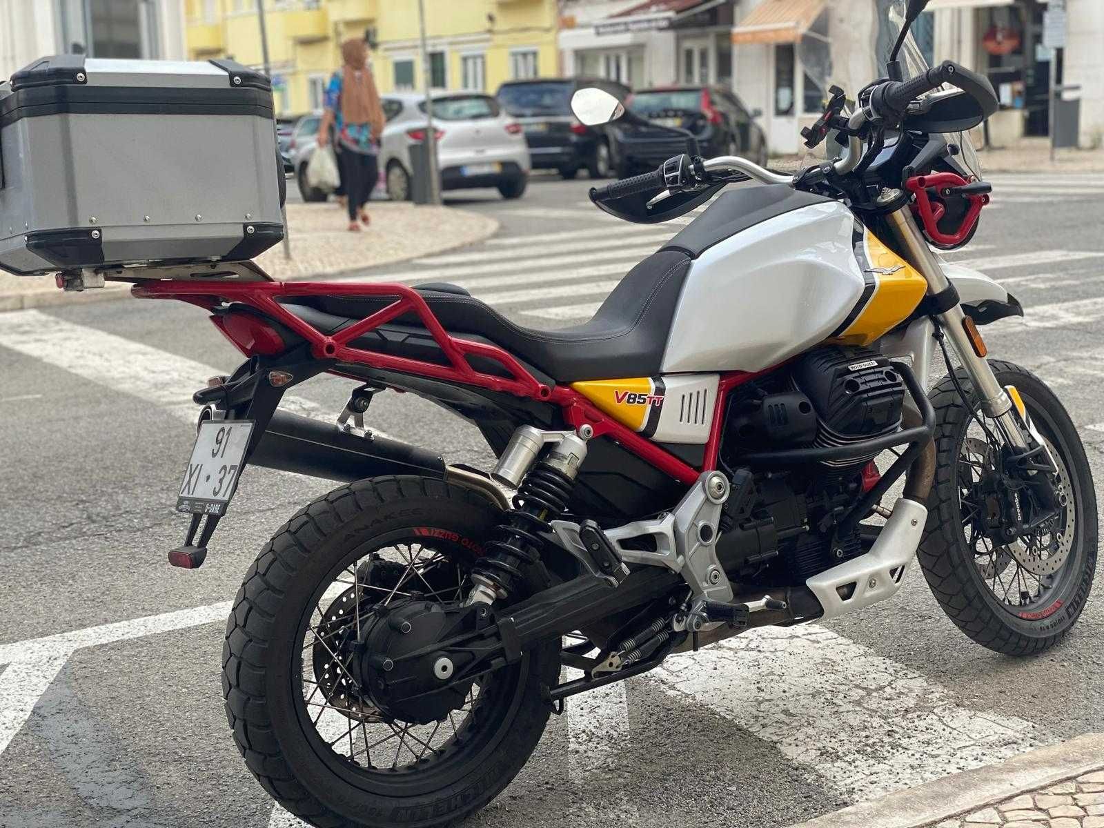 Moto Guzzi V85 V85TT