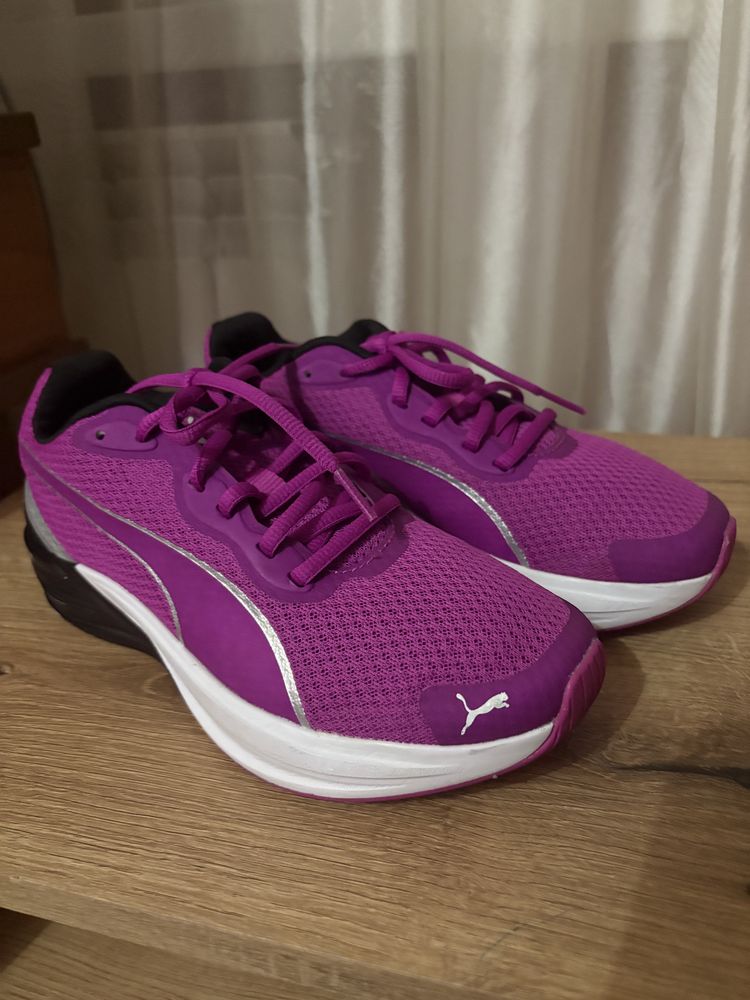 Кросівки Puma 37,5 (23,5см) стан нових