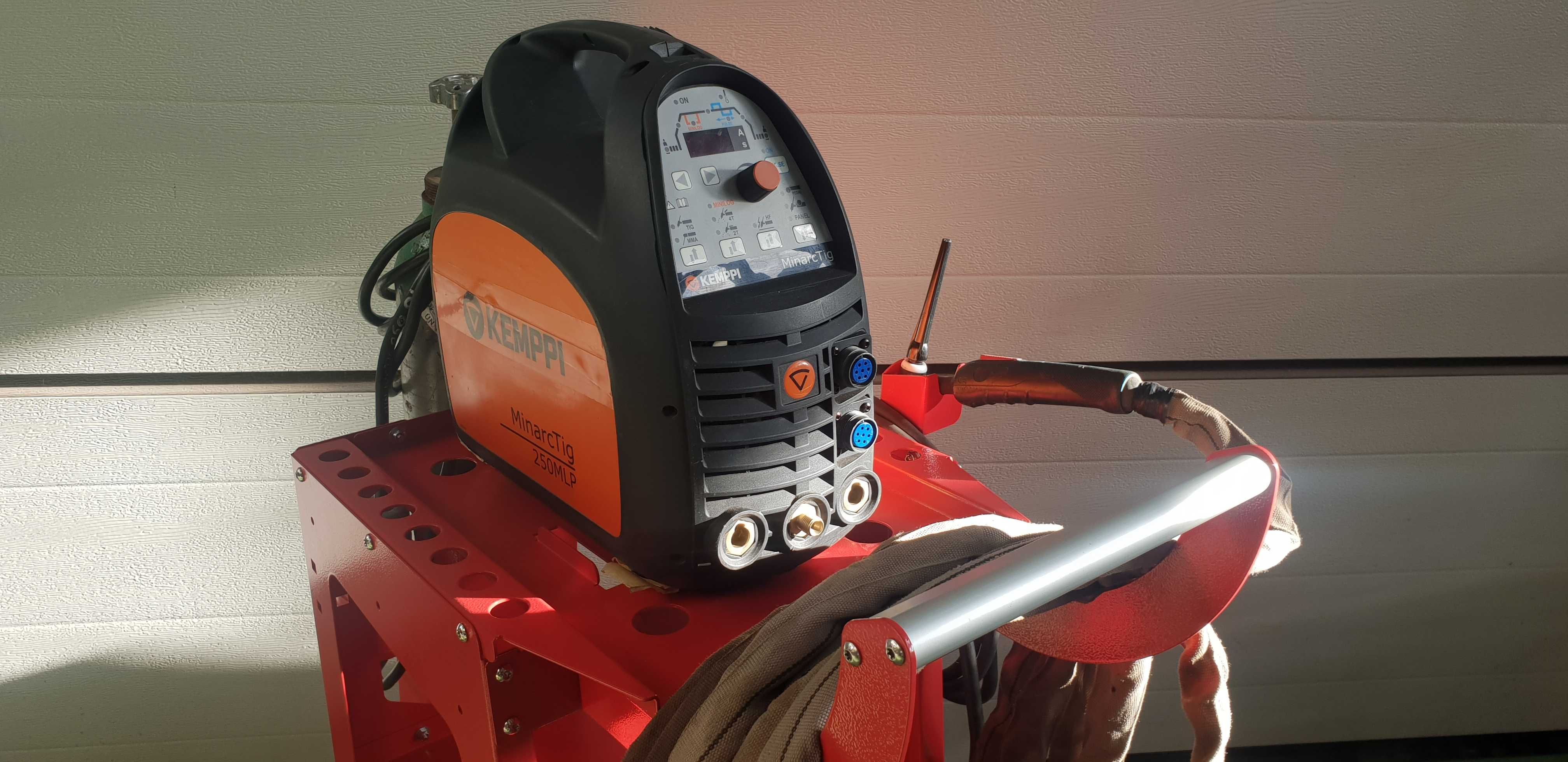 KEMPPI Kempact 323A SYNERGIA migomat 4x4 lutospawanie