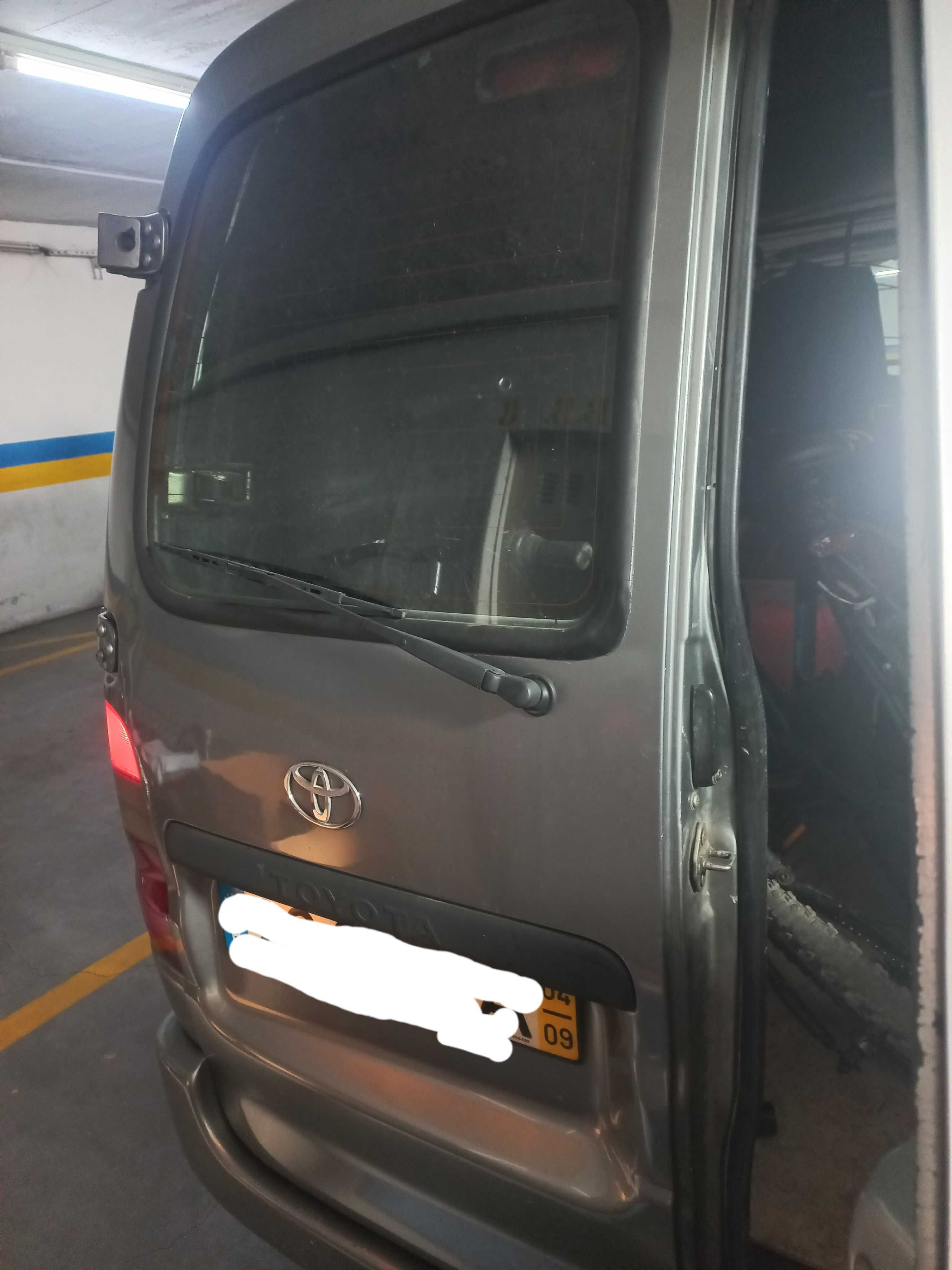 Toyota hiace 2004