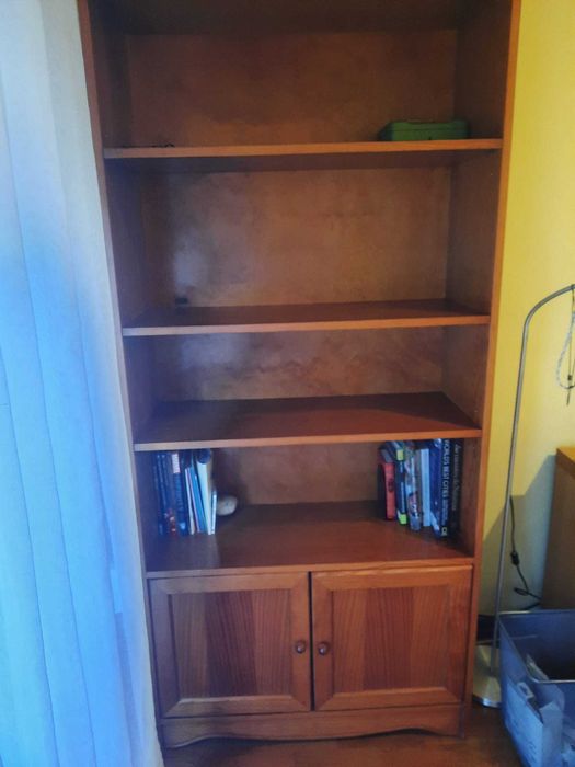 Estante de Madeira Maciça