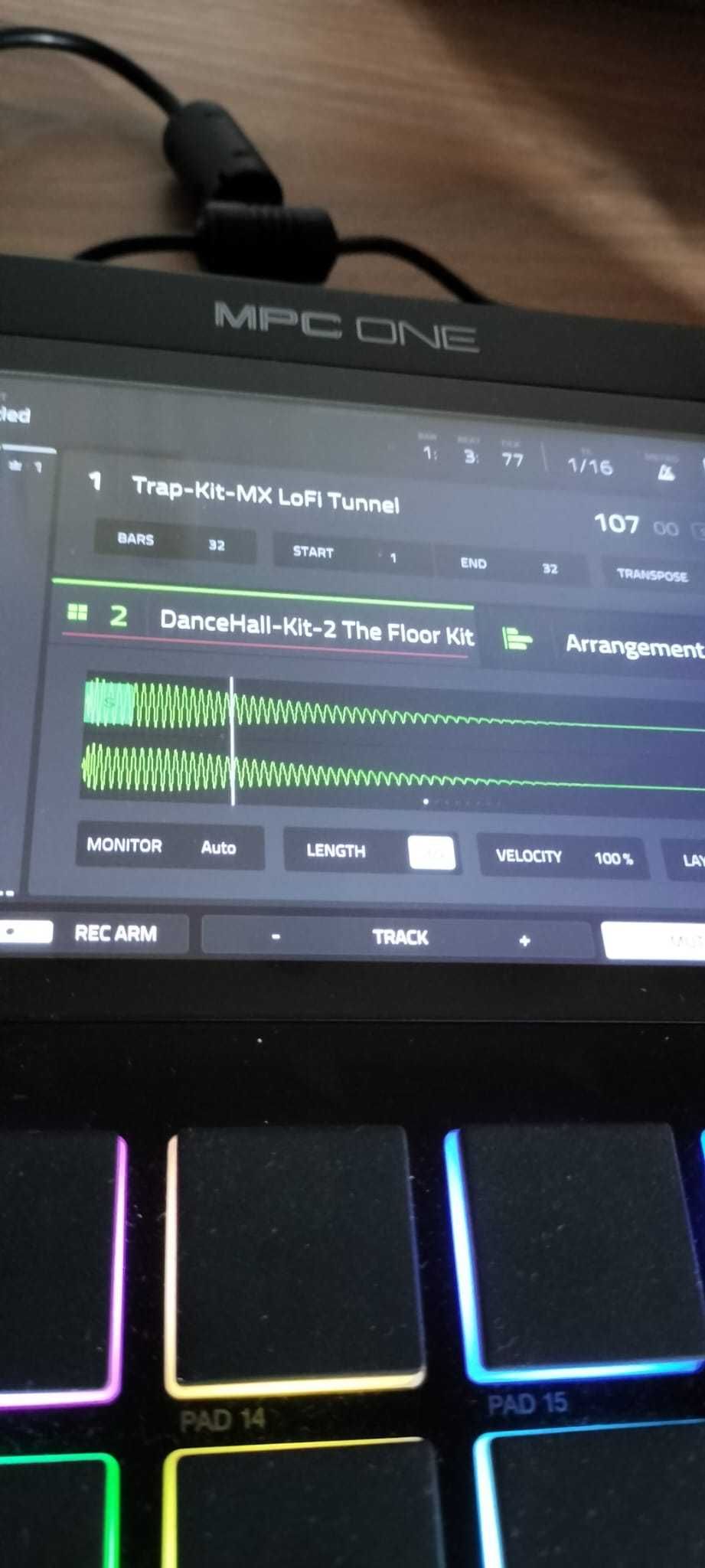 AKAI MPC ONE - Sem uso + case UDG