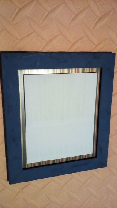 Moldura Grande, de textura rugosa, com passe-partout