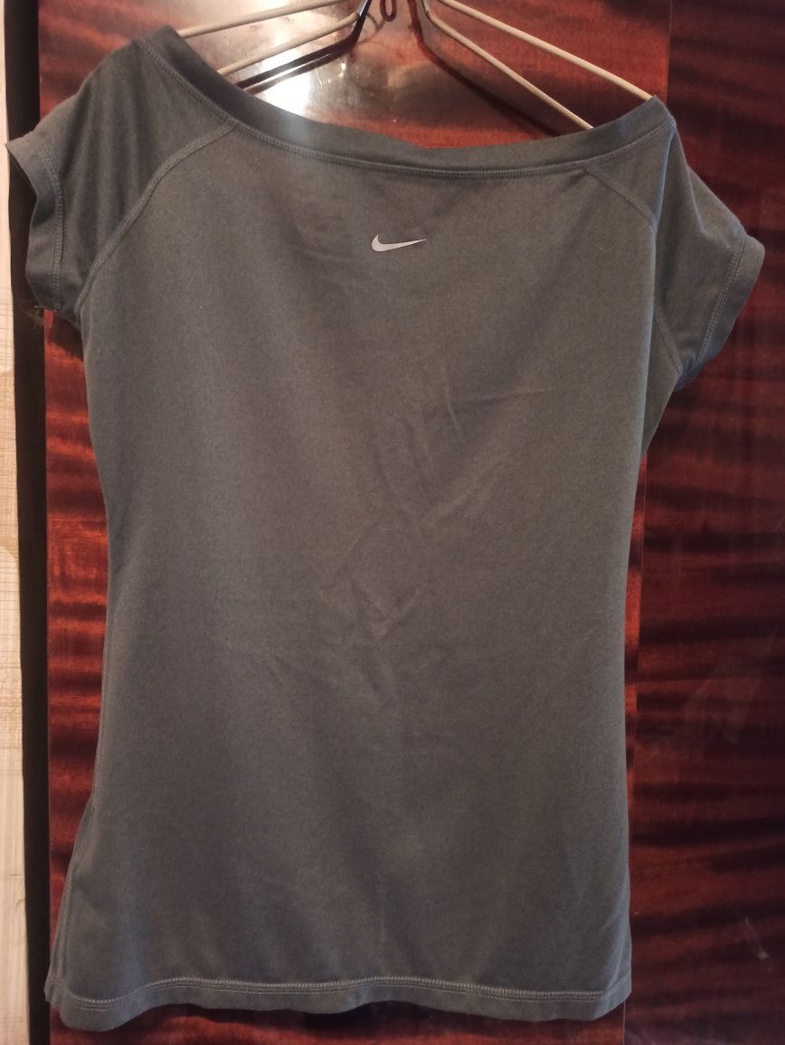 Футболка Nike DRI-FIT женская