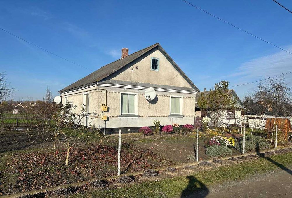 Продам цегляний будинок селище Цумань, Луцький район, Волинська обл.